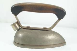 Antique 1914 Universal E9191 Wrinkle Proof Iron w/Stand  