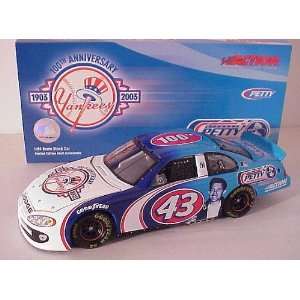   NY Yankees 100th Anniversary 1903 2003 124 scale Car Toys & Games