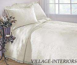 TRADITIONS CHARLOTTE WOVEN WHITE QUEEN COTTON BEDSPREAD  