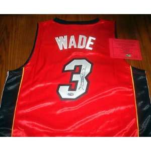  Dwyane Wade Autographed Uniform   + His HOLO Sports 