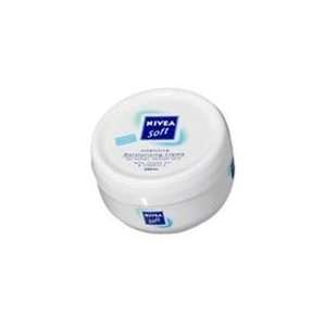 Nivea Soft Intensive Moisturizing Cream Leaves the skin feeling soft 