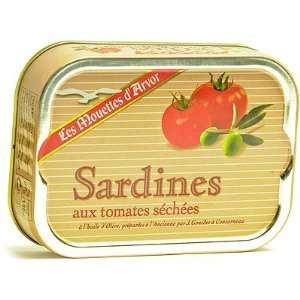Mouettes dArvor French Sardines in Olive Oil with Sundried Tomato 