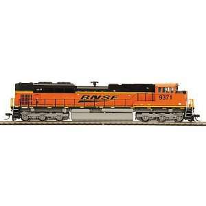  HO SD70ACe w/NMRA Socket, BNSF/Wedge #9370 Toys & Games