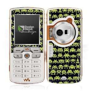  Design Skins for Sony Ericsson W800i   Spaceinvaders 