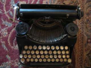 Old 1930s Underwood manual portable typewriter  