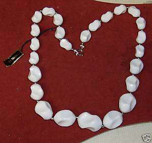 VINTAGE LUCITE NECKLACE   WHITE  MADE IN HONG KONG  
