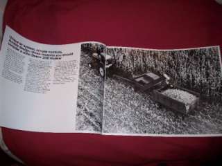 1974 John Deere 300 Pull Type Corn Husker Brochure Nice  