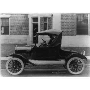  Side view of a Ford roadster 1923,Motor Company