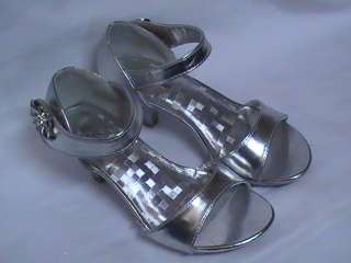 Girls Silver Dress Shoes Pageant Heels(Letty81) Yt Sz11  