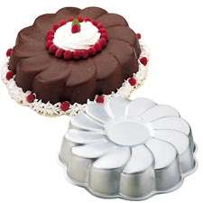 WILTON VIENNESE SWIRL FLOWER CAKE PAN MOLD 2105 8252  