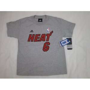  NBA Adidas Miami Heat James Youth T Shirt Medium (Size 10 