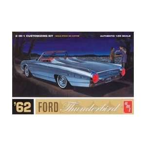  AMT682 AMT 1/25 62 Ford Thunderbird 2 In 1 Plastic Model 