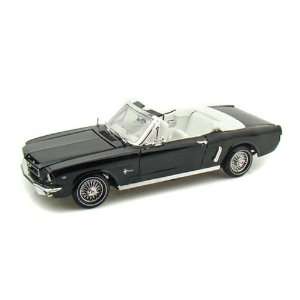  1964 1/2 Ford Mustang Convertible 1/18 Black Toys & Games