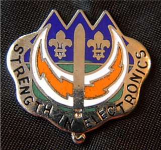 This is the 228th Signal Bd Unit DI Insignia Crest pin . Clutch back.