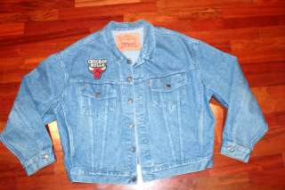 Vintage CHicago Bulls Blue Jean Jacket Crewneck Sweater Sweat JOrdan 