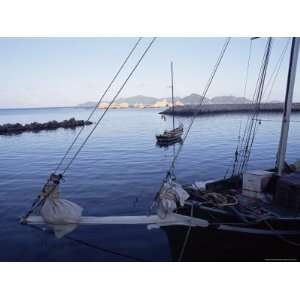 com Fishing Port, West Coast, Island of La Digue, Seychelles, Indian 